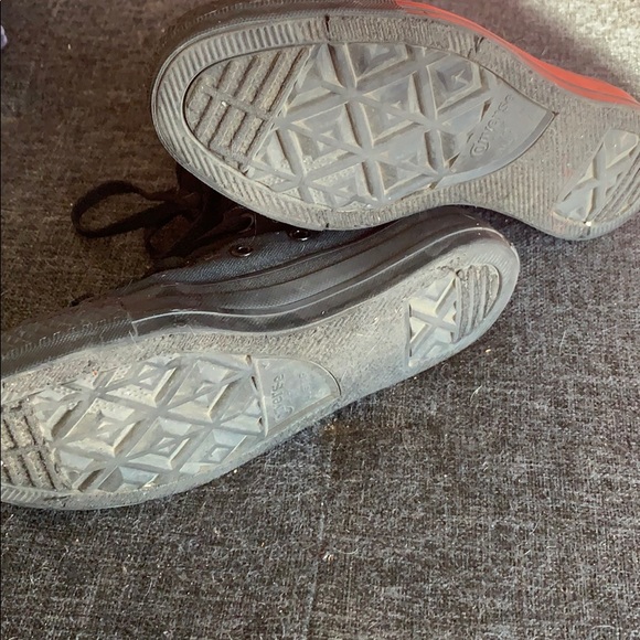 Black converse - Picture 5 of 7